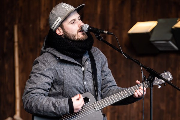 Tommy Haug - Musik am Türmchenmarkt - Erlebnis-Weihnachtsmarkt Bad Hindelang Tommy Haug - Musik am Türmchenmarkt - Erlebnis-Weihnachtsmarkt Bad Hindelang